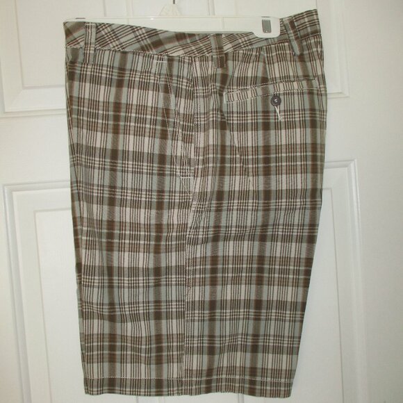 Dockers Relaxed Fit Mens Brown Cotton Plaid Bermuda Short NWOT - Size 34W - Picture 2 of 4